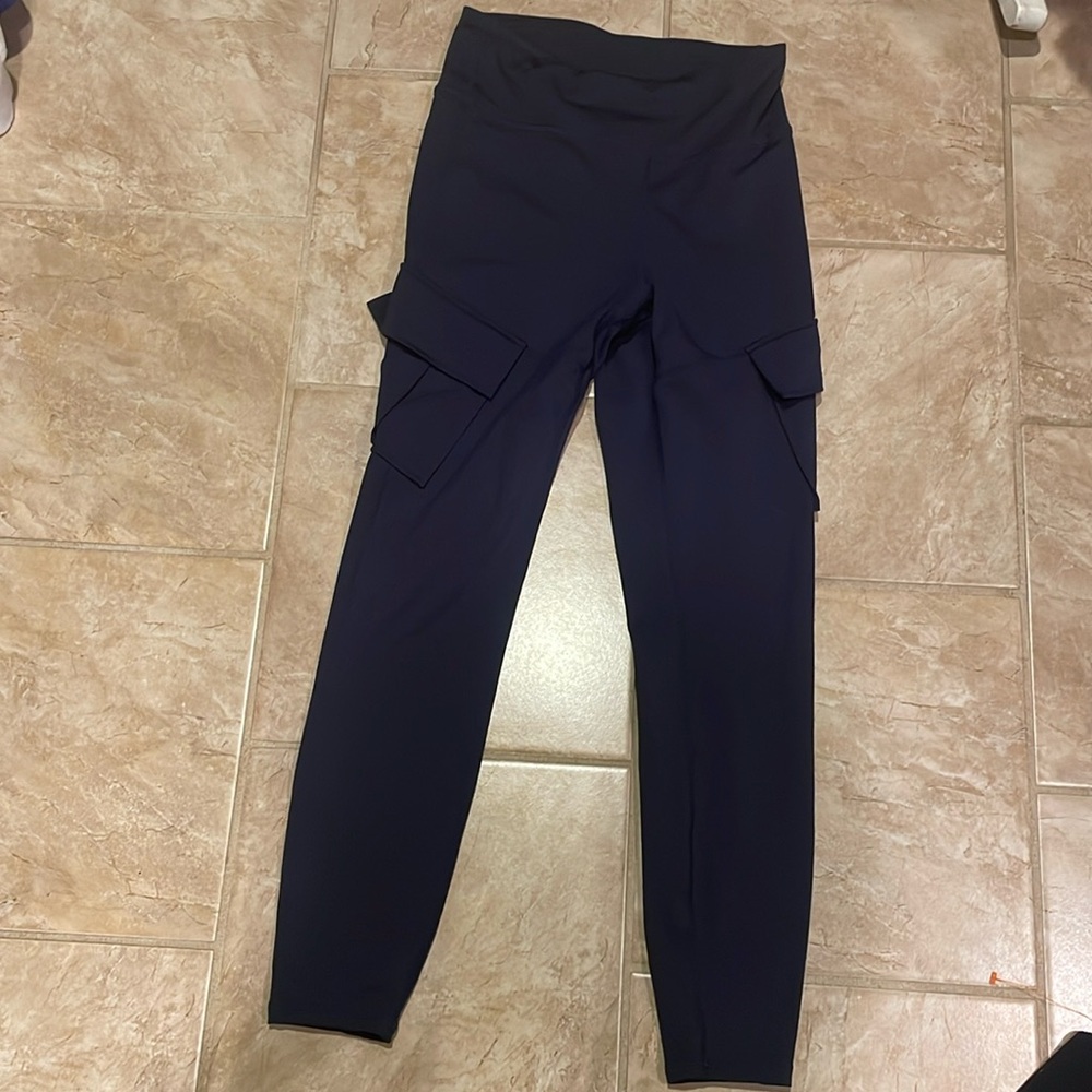 HALARA Navy Cargo Leggings
